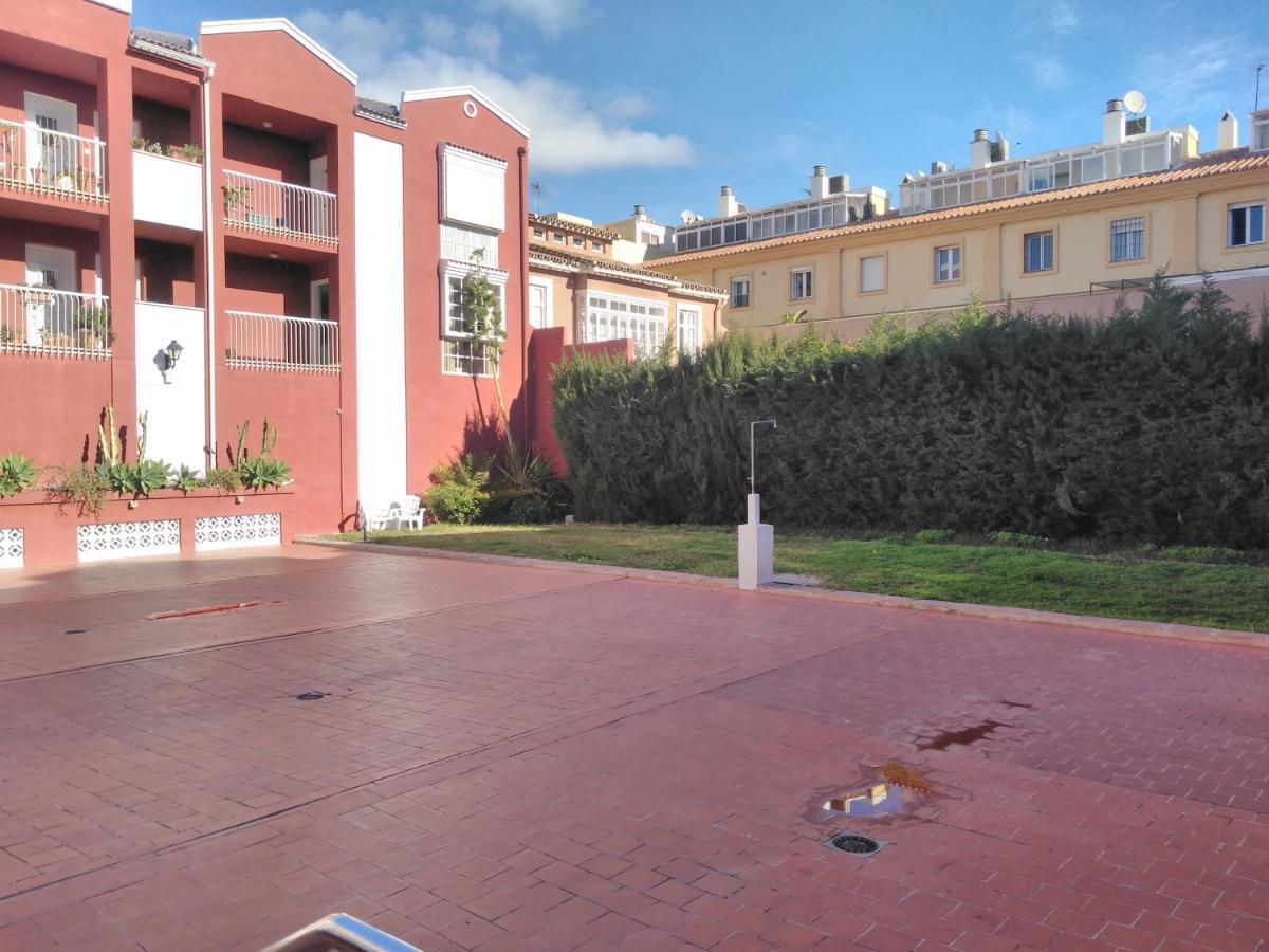 Bolivia Beach Apartments Malaga Bagian luar foto