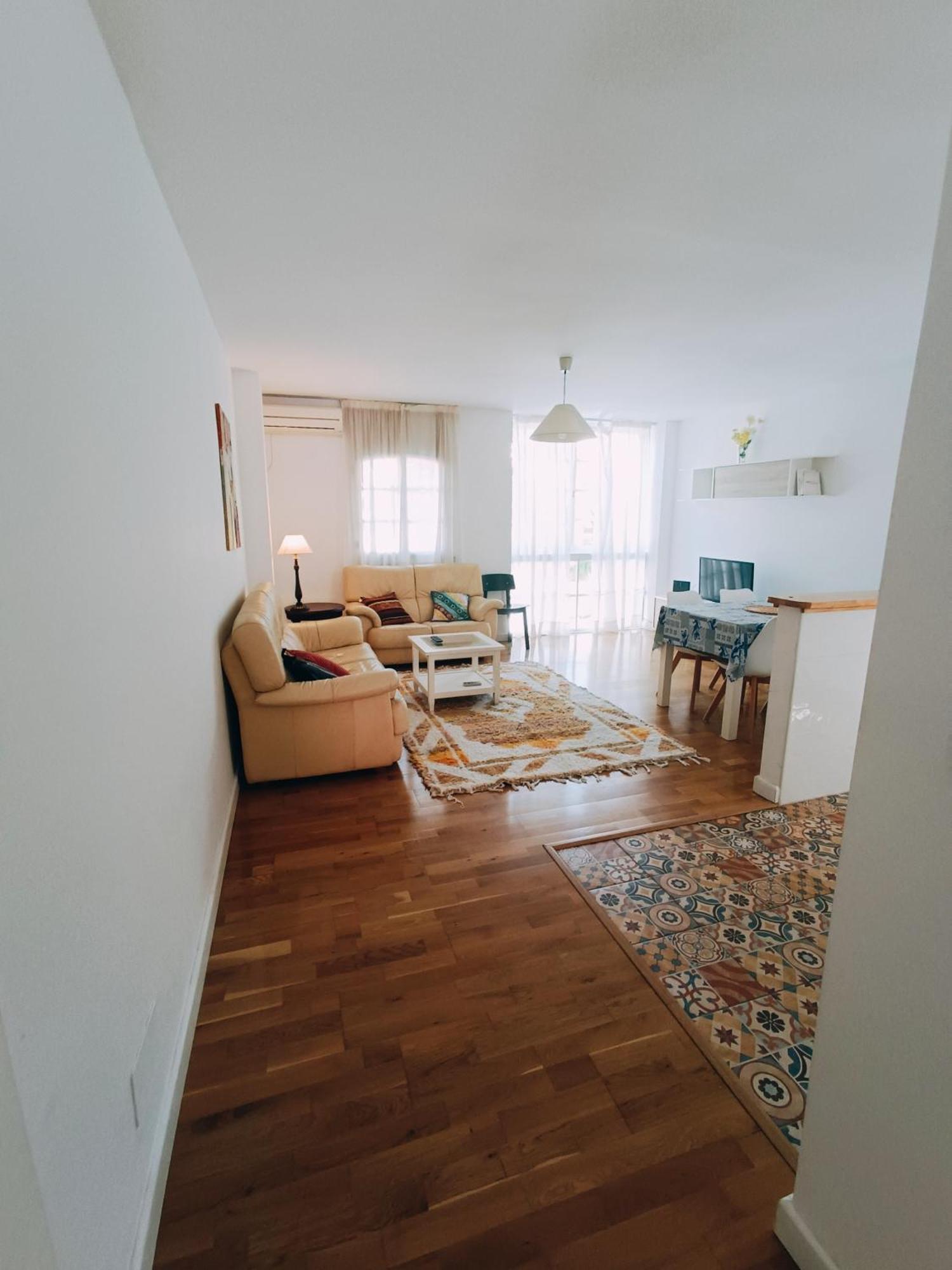 Bolivia Beach Apartments Malaga Bagian luar foto