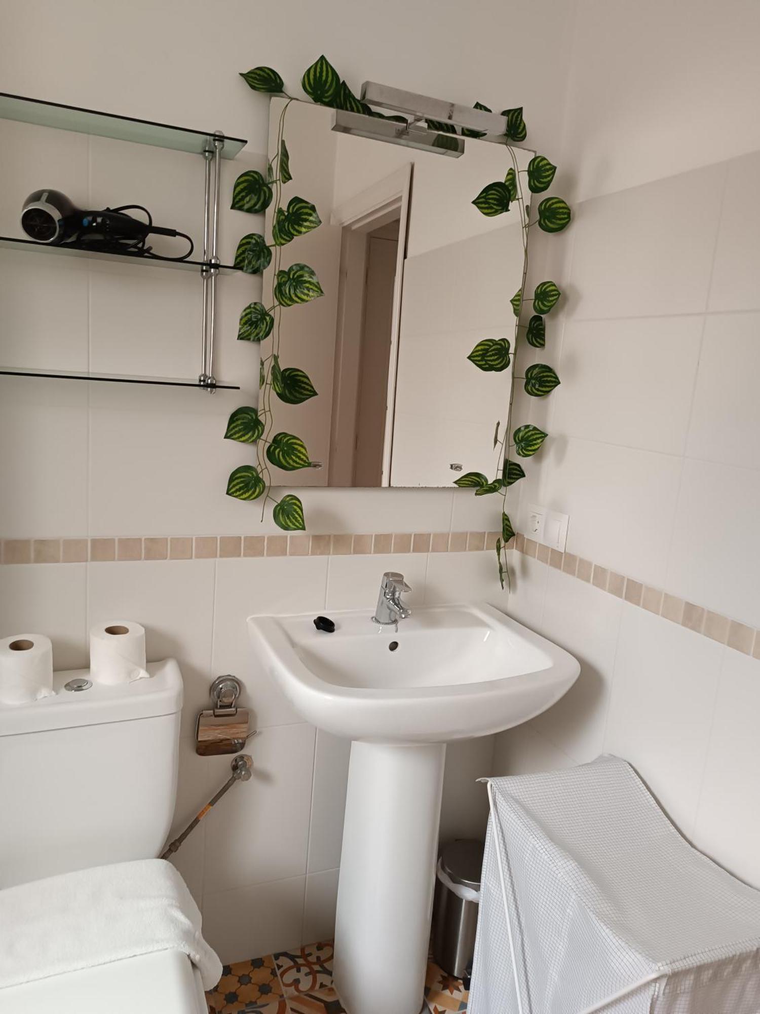 Bolivia Beach Apartments Malaga Bagian luar foto
